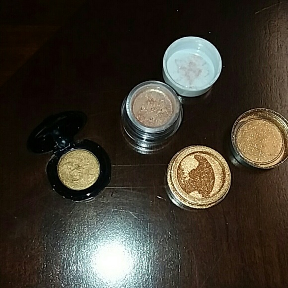 Eyeshadow - Picture 2 of 7